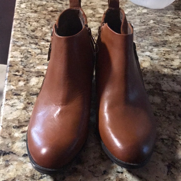 Boots - Picture 3 of 5